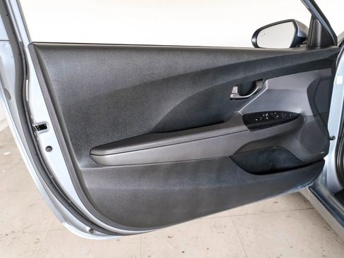 Used 2021 Hyundai Veloster 2.0 Premium FWD image 38