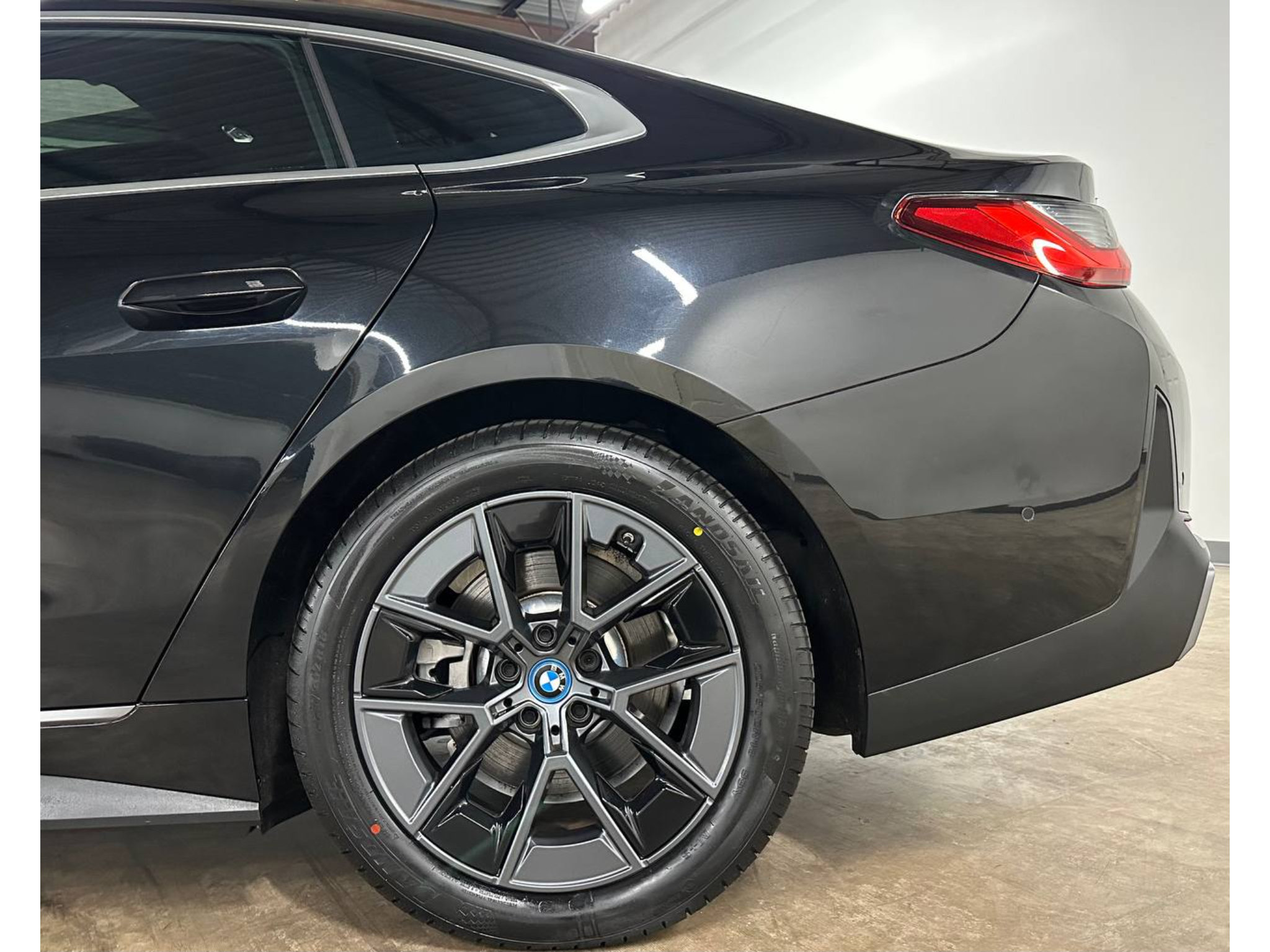 Used 2023 BMW i4 eDrive40 w/ Premium Package RWD image 10