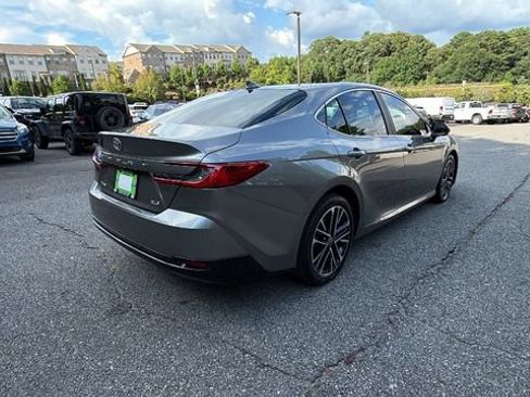 Used 2025 Toyota Camry XLE FWD image 7