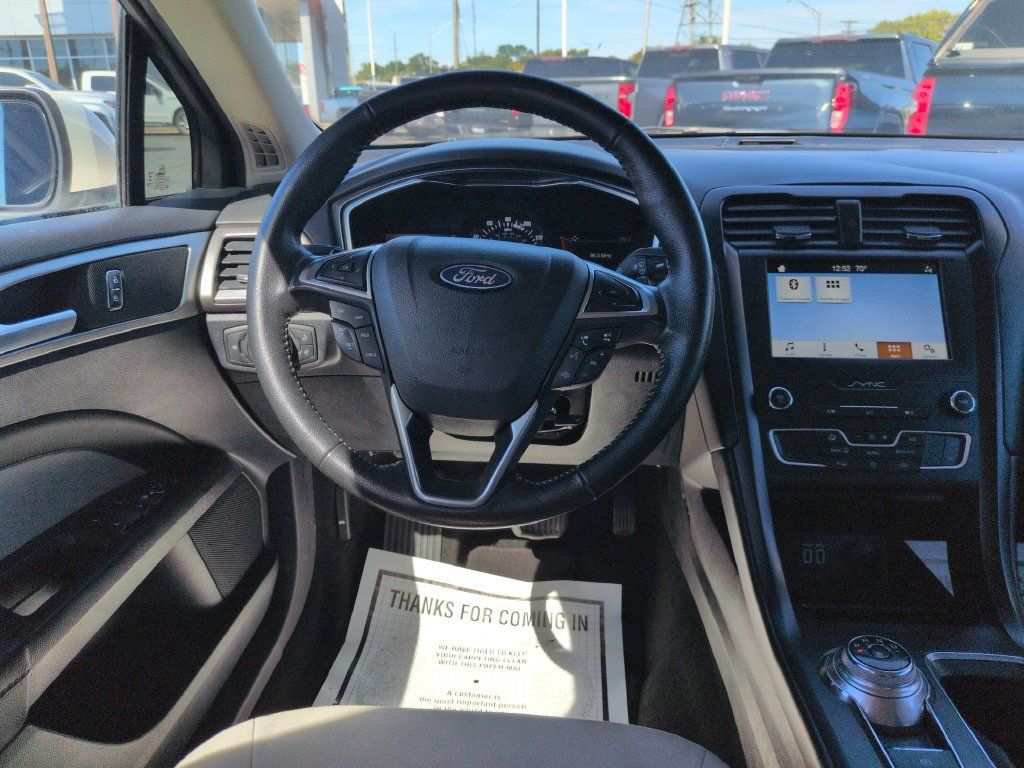 Used 2019 Ford Fusion SE w/ Equipment Group 151A FWD image 13