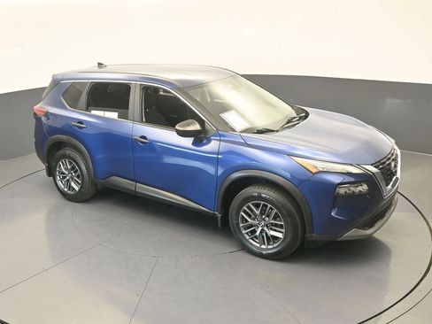 Used 2023 Nissan Rogue S image 46