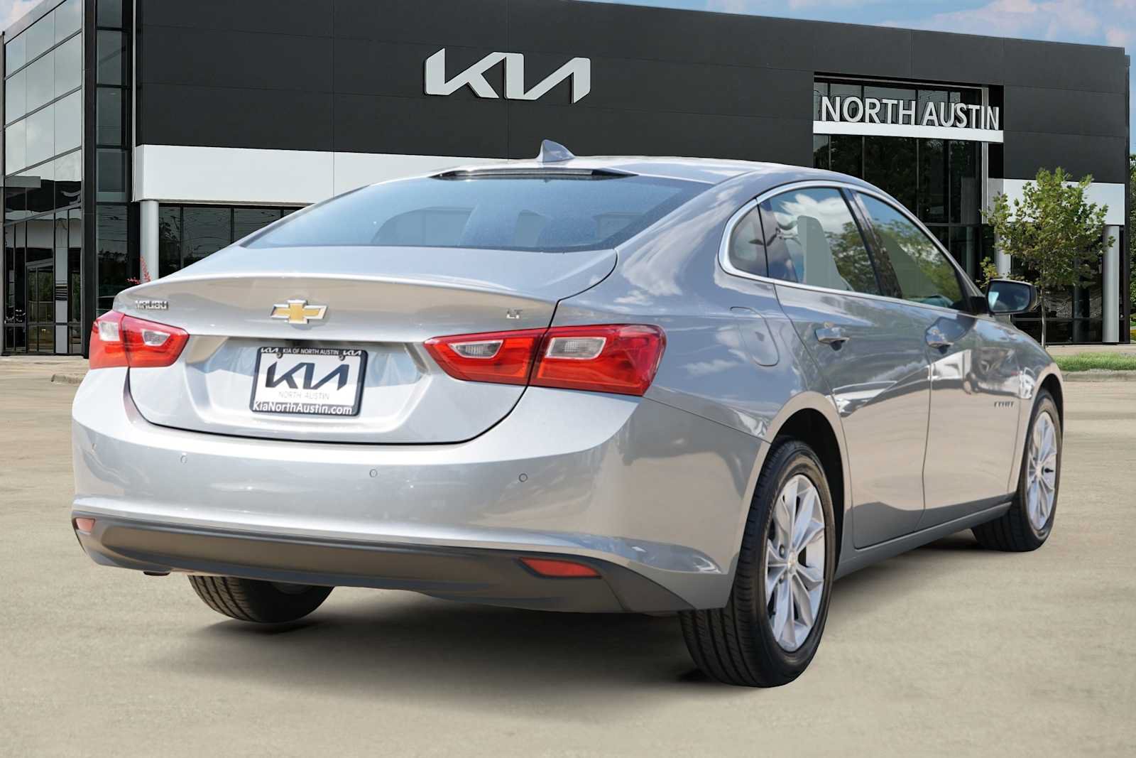 Used 2025 Chevrolet Malibu LT FWD image 5