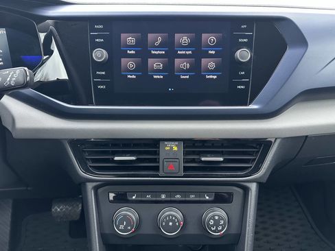 Used 2022 Volkswagen Taos SE image 15