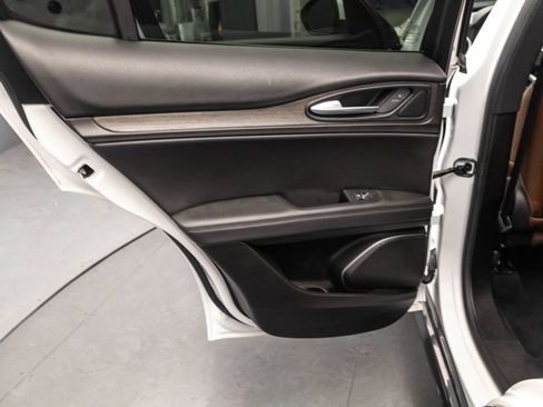 Used 2022 Alfa Romeo Stelvio Ti AWD/4WD image 31