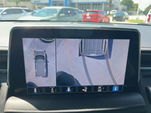 Used 2021 Chevrolet Tahoe Z71 w/ Z71 Signature Package image 29