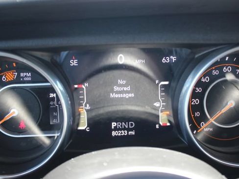 Used 2018 Jeep Wrangler Unlimited Sahara w/ Dual Top Group AWD/4WD image 16