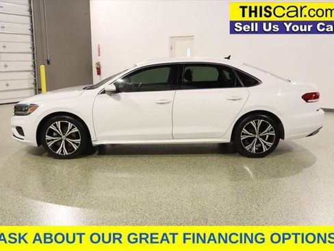 Used 2021 Volkswagen Passat 2.0T SE w/ Luggage Net & Mats Package FWD image 5