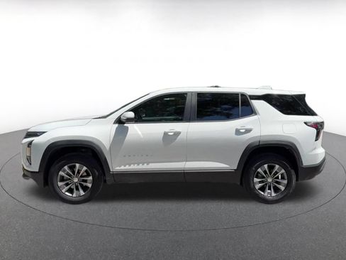 Used 2025 Chevrolet Equinox LT FWD image 9