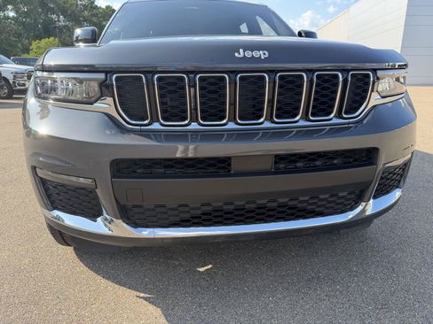 Certified 2025 Jeep Grand Cherokee L Limited RWD image 24