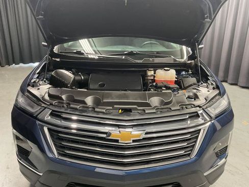 Used 2022 Chevrolet Traverse LT FWD image 19