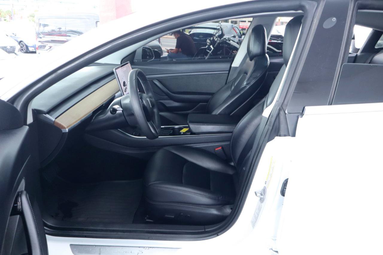 Used 2020 Tesla Model 3 Standard Range RWD image 15
