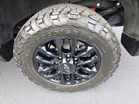 Used 2026 Chevrolet Silverado 2500 LTZ w/ Trail Boss Package image 9