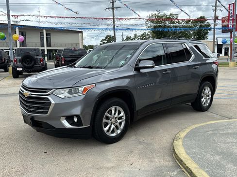 Used 2019 Chevrolet Traverse LT w/ LPO, Floor Liner Package FWD image 3