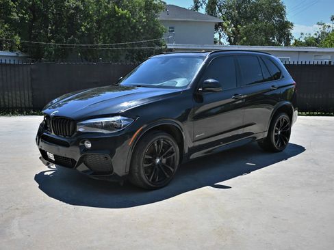 Used 2017 BMW X5 xDrive50i AWD/4WD image 1