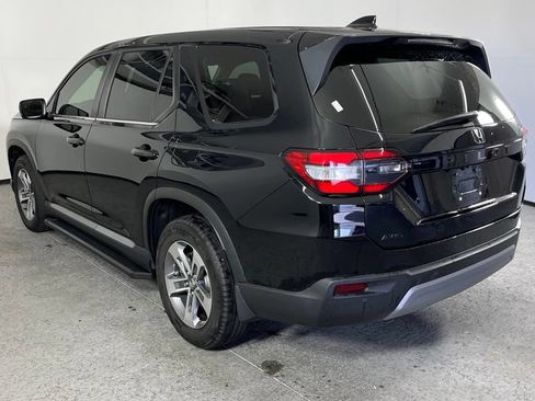 Used 2025 Honda Pilot EX-L image 5