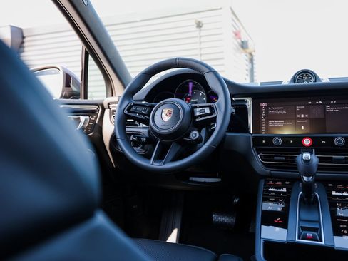 Certified 2026 Porsche Macan Turbo AWD/4WD image 25