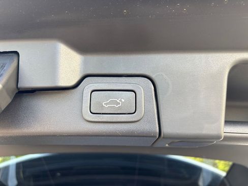 Used 2018 Land Rover Range Rover Evoque HSE image 26