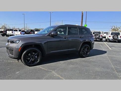 New 2026 Jeep Grand Cherokee Limited w/ Limited Altitude Package image 22
