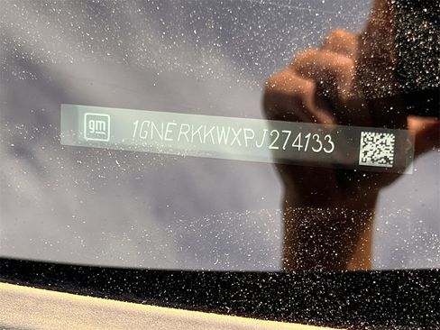 Used 2023 Chevrolet Traverse Premier image 32