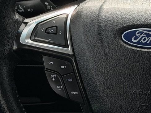 Used 2024 Ford Edge SEL image 12