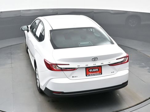 Used 2025 Toyota Camry LE image 38