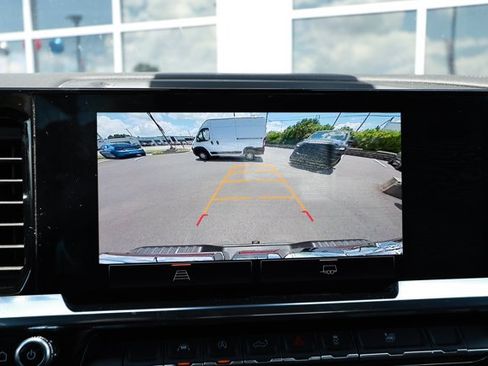 Used 2025 GMC Sierra 1500 SLT RWD image 18