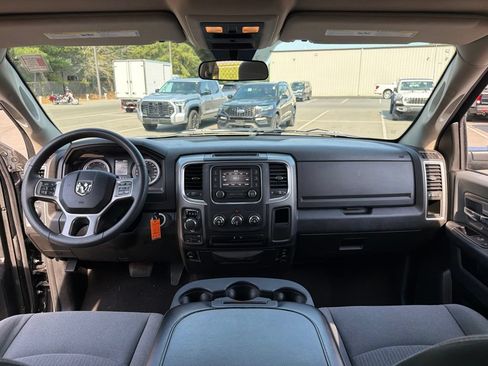 Used 2024 RAM 1500 Classic SLT AWD/4WD image 8