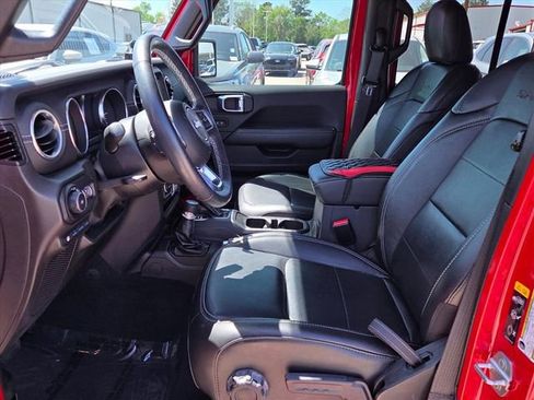 Used 2022 Jeep Wrangler Unlimited Sahara w/ Cold Weather Group image 18