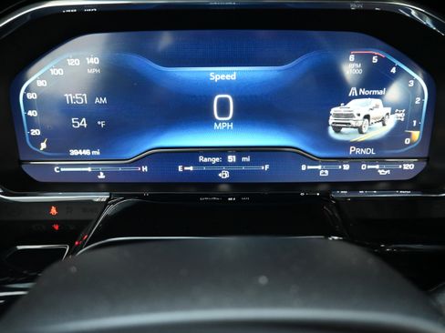 Used 2025 Chevrolet Silverado 2500 ZR2 w/ Technology Package image 21