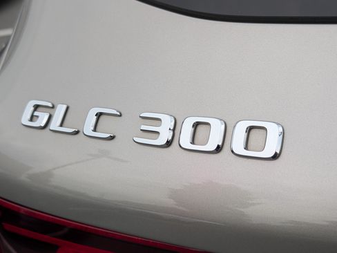 Used 2021 Mercedes-Benz GLC 300 4MATIC image 9