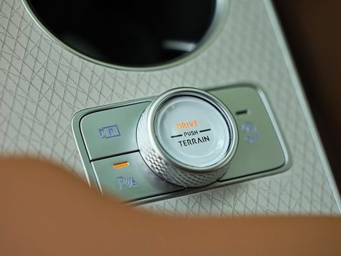 New 2026 Genesis GV70 3.5T Sport Prestige AWD/4WD image 39