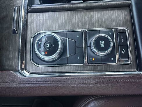 Used 2022 Ford Expedition Limited AWD/4WD image 17
