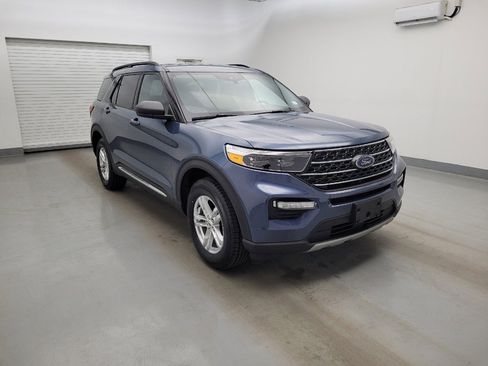Used 2020 Ford Explorer XLT w/ Equipment Group 202A AWD/4WD image 13