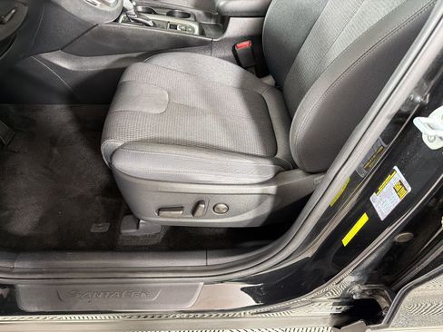 Used 2019 Hyundai Santa Fe SEL FWD image 14