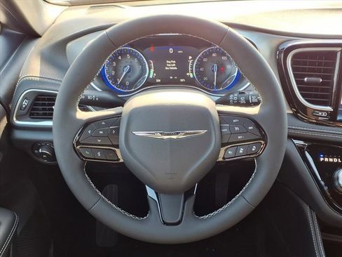 New 2026 Chrysler Pacifica Limited w/ S Appearance Package image 11