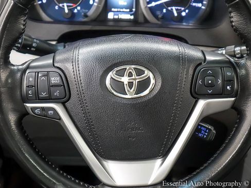 Used 2016 Toyota Sienna XLE w/ XLE Navigation Package AWD/4WD image 20