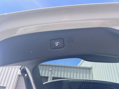 Used 2023 Ford Edge SEL w/ Convenience Package image 40