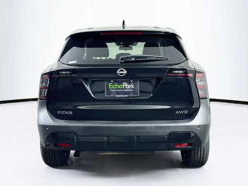 Used 2025 Nissan Kicks SV AWD/4WD image 7