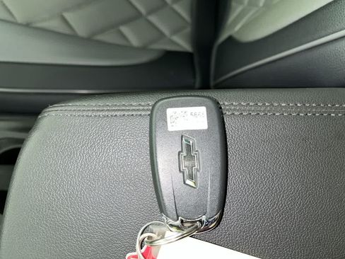 Used 2023 Chevrolet Bolt EUV LT w/ Convenience Package FWD image 24