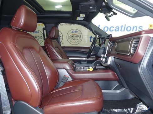 Used 2022 Ford Expedition Max Limited image 8