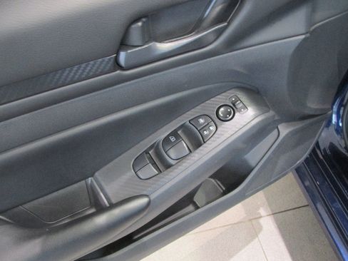 Used 2024 Nissan Altima 2.5 S image 24