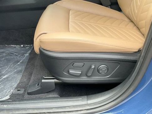 Certified 2025 Kia Sorento SX Prestige w/ Olive Brown Leather Package image 32