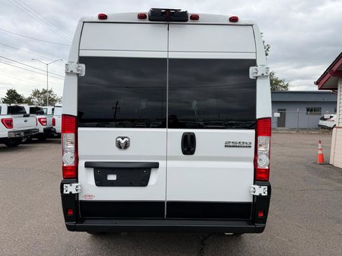 Used 2023 RAM ProMaster 2500 FWD image 8