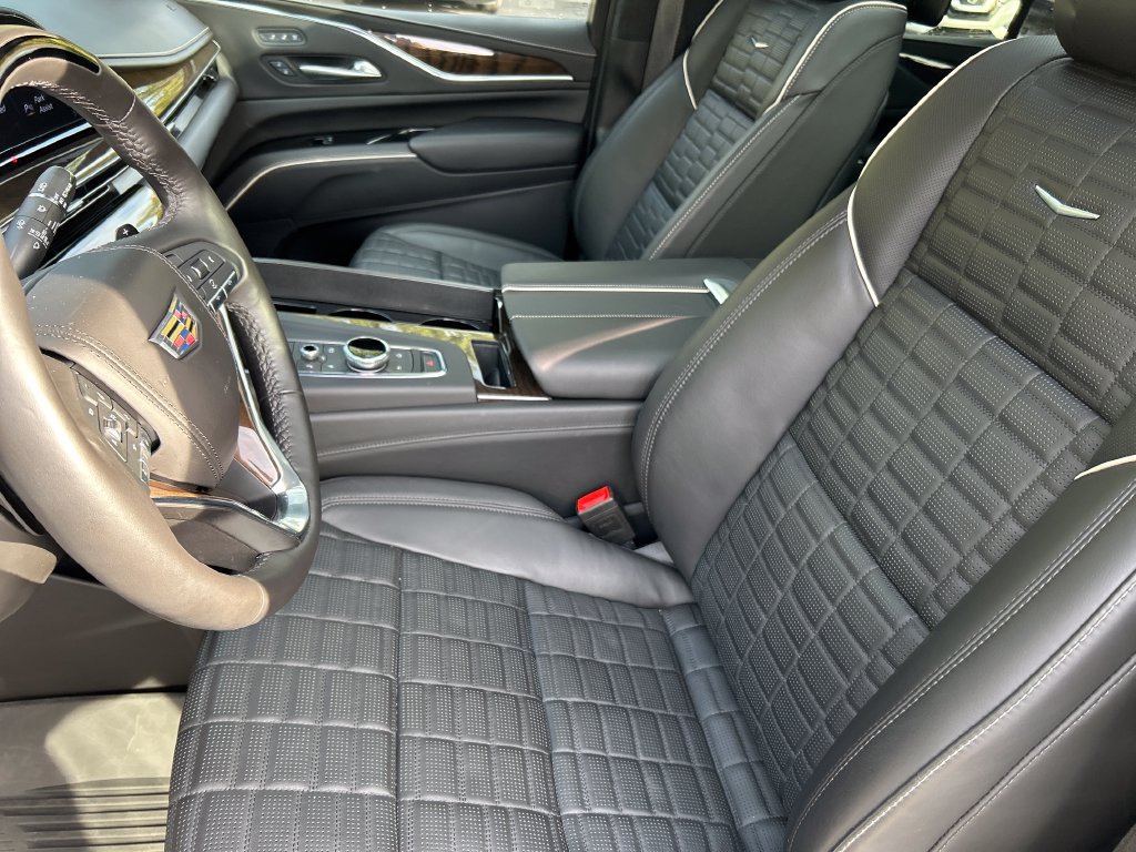 Used 2024 Cadillac Escalade ESV Sport Platinum w/ LPO, ONYX Package AWD/4WD image 13