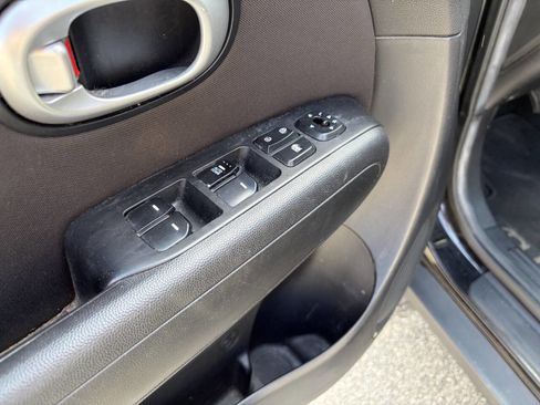 Used 2016 Kia Soul FWD image 10