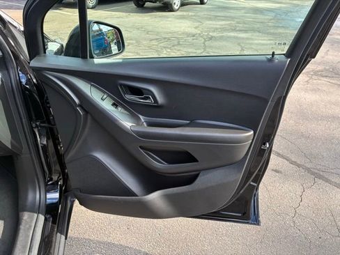 Used 2021 Chevrolet Trax LT w/ Driver Confidence Package image 19