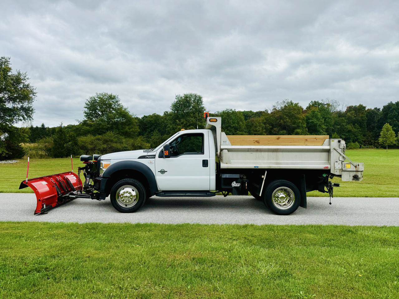 Used 2016 Ford F550 4x4 Regular Cab Super Duty image 3