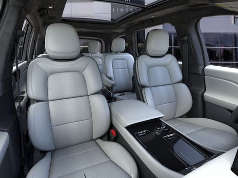 New 2026 Lincoln Aviator Black Label AWD/4WD image 10