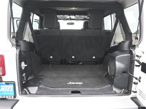 Used 2014 Jeep Wrangler Unlimited Sahara w/ Connectivity Group image 34