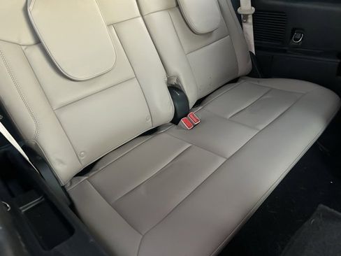 Used 2021 Ford Explorer XLT w/ Equipment Group 202A image 7